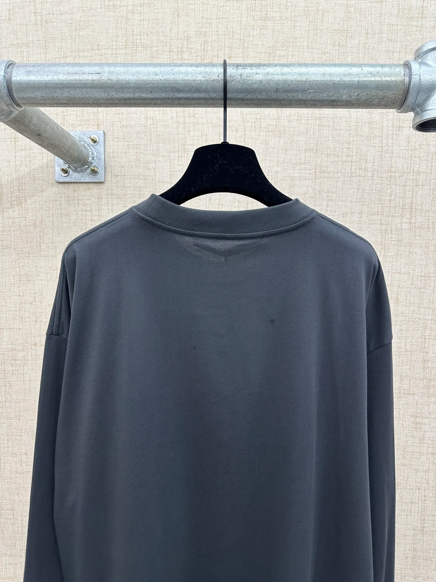 alexanderwang/ T 2026ss Series New Arrival T、 Gray ， ， logo “NEW YORK” ，logo ， ， oversize ， ， ， ， 。 ， ， ， 100% ， alexanderwang halo Series ， ， “ + ” 。 Sizes：S、M、L、XL、